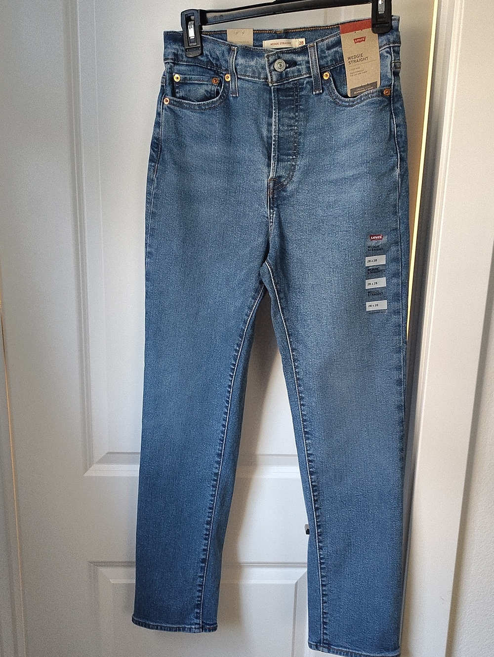 Levi's Straight Leg Jeans - Medium Blue Denim